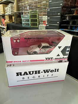 RWB964 Hello Kitty · XKE · Escala 1:64