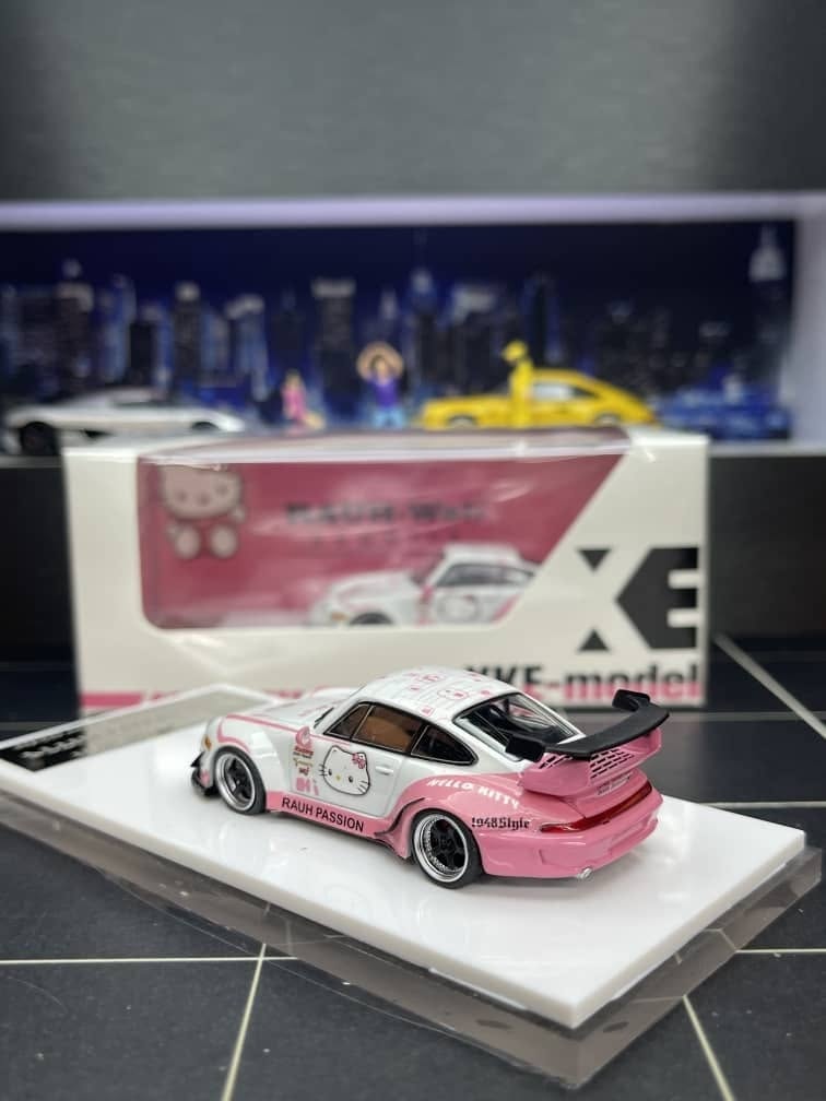 RWB993 Hello Kitty · XKE · Escala 1:64